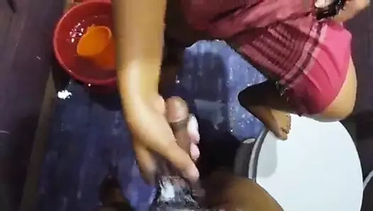 Üvey anne domaltarak banyoyu çişle ıslattı derlemesi