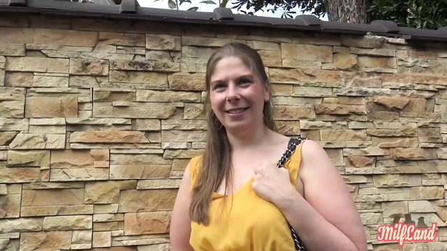 Alice, büyük memeli yaramaz orta yaşlı seksi kadın, s&m'nin tadına bakıyor bölüm 1