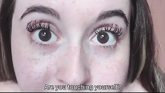 Sen edepsiz yarağına dokunurken bu tanrıça seni izliyor