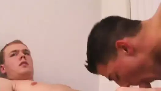 genç düz adam alır onun horoz emdi tarafından kyle