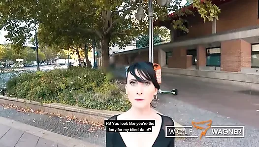 Lou Nesbit! Seksi tavrı olan kız otelde sikiliyor! Wolf Wagner