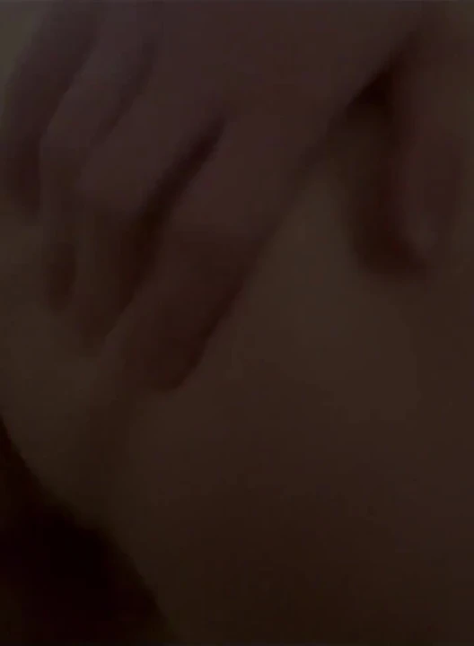 Azgın Twink Sikini Sağıyor Ve 21 Cm Dildo Ile Oynuyor- Göt Sedyesi