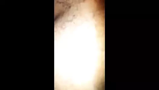 Belden bağlamalı zenci adam