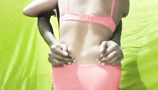 Kayınbiraderi seks yapıyor, seks yapıyor ve evli baldızla romantik bir şekilde konuşuyor