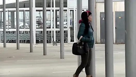 Büyük memeli dövmeli kız ağzında amında büyük yarağı seviyor