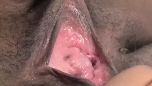 Siyah dış dudaklar