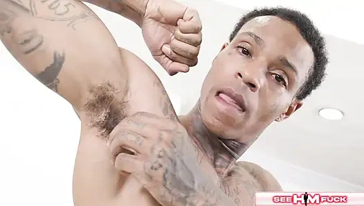 Ally Cooper dizlerinin üzerinde Ralph Whoren'ın kalın yarağını emiyor!