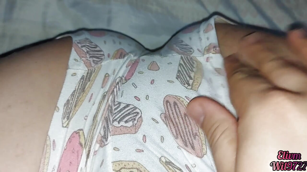 Kız arkadaşım beni ziyaret ediyor ve kıllı amını kaydetmeme izin veriyor