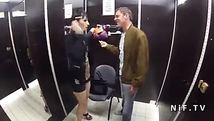 Yaramaz küçük memeli fransız olgun sert çarptım içinde bir araba