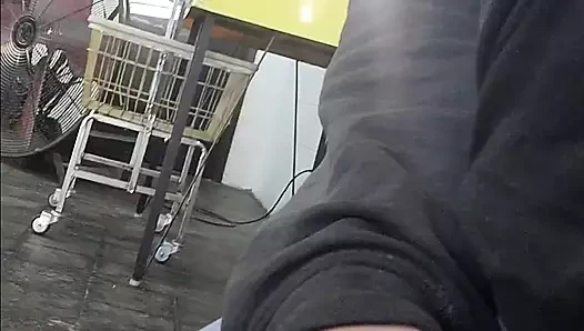 Madeni para çamaşırhanesinde biraz eğlendim.