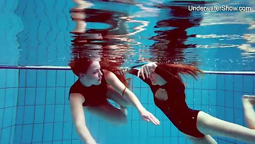 Diana zelenkina ve simonna, havuzda seksi esmerler