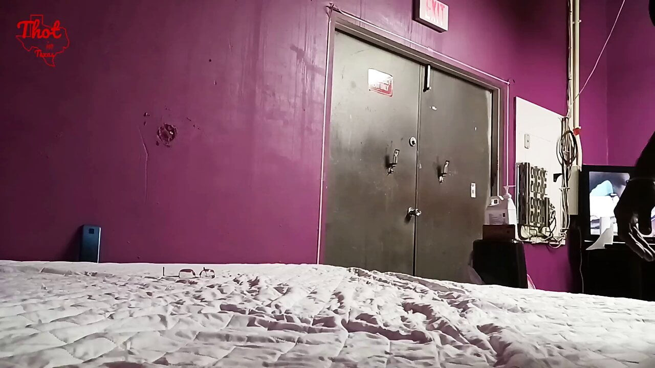 Teksas'taki Thot - bölüm 09 özel oda sikişi ve yabancılarla geçen cuma Gloryhole