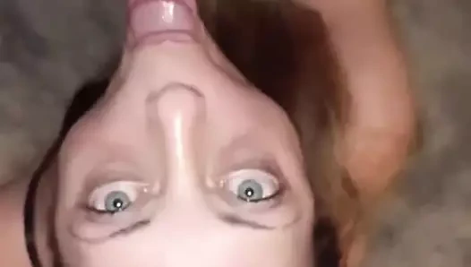 İspanyol çift yerde süper zengin sikişiyor, iyi yarak yemekleri