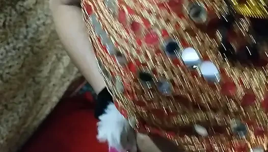 Hintli hintli kadın ateşli domaltarak sikişiyor