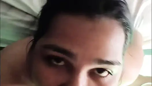 Tüm yarağımı yedikten sonra binerken nasıl göründüğüme bak