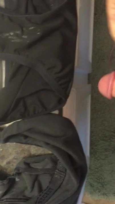 Jacking off in Ex Wife's dirty panties