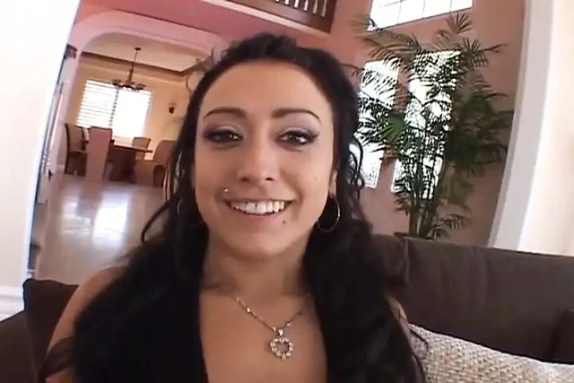 Her erkeği nasıl memnun ettiğini bilen harika bir bebek