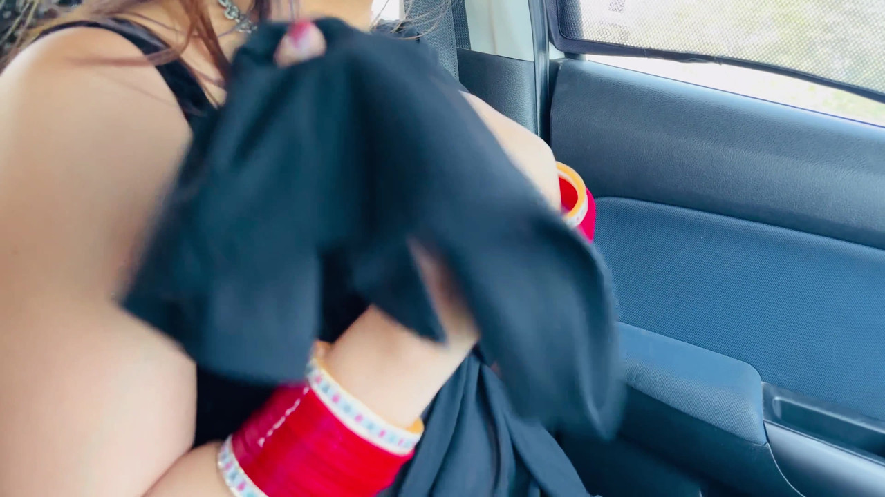 The hot sun, the burning heat, and a beautiful sister-in-law who was a traveler on the road... I gave him a lift, took him to the room, and then reminisced about the story.