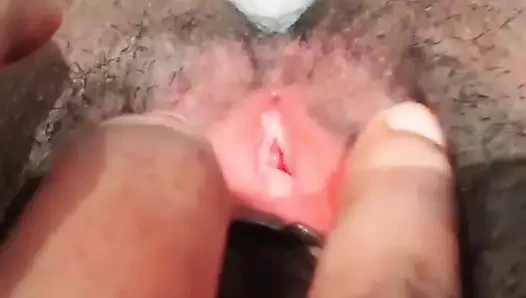 Sevimli bir kız odada gizlice amını parmaklıyor - Hintli yenge - hashini hirunika