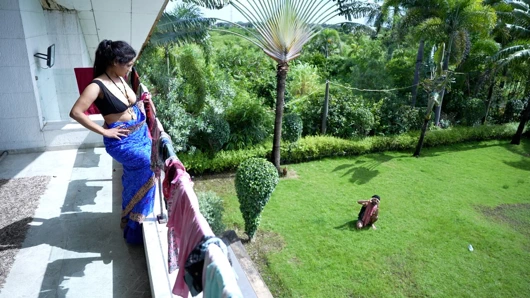 Yeni kayınpederle aşırı vahşi ve edepsiz sevişme, Desi çift balayında şimdi Hint pornosu izliyor