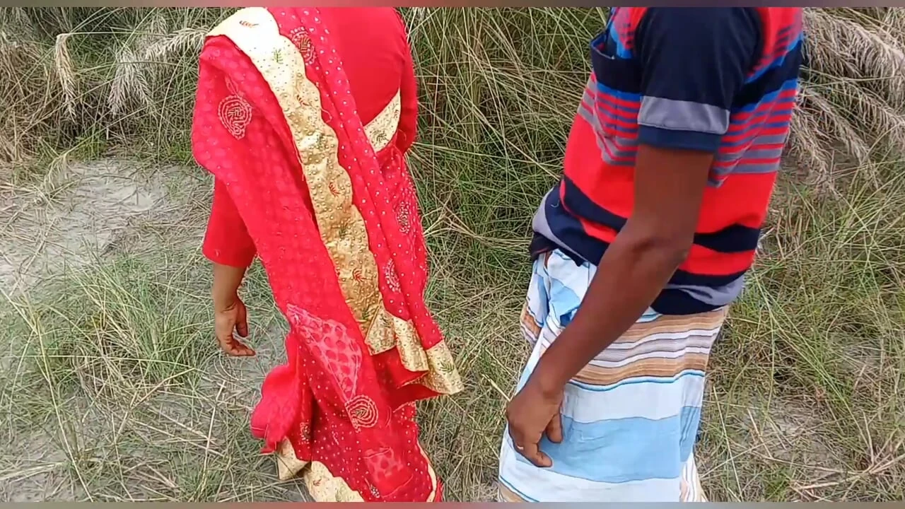Genç üvey erkek kardeş ve üvey kız kardeş romantik domaltarak seks yapıyor