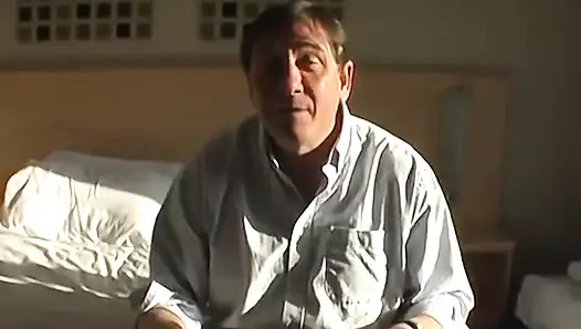 Masie Dee mastürbasyon yapıyor ve woody'nin odununu alıyor