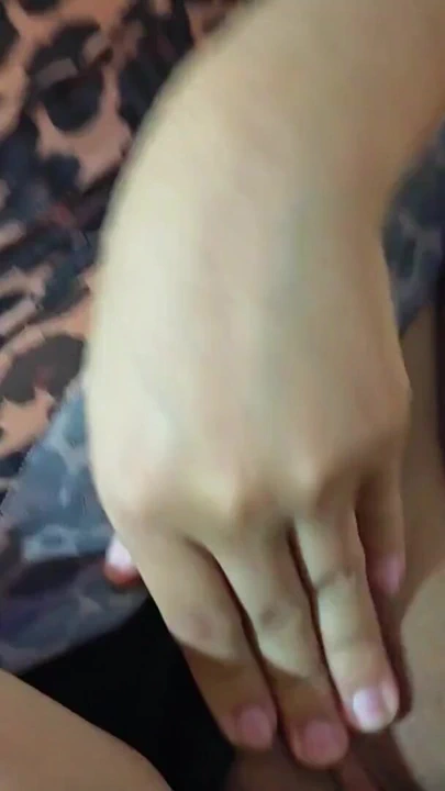 Üvey kızım benim için tangayla dans ediyor ve prezervatifsiz sikişiyoruz | Klip 2