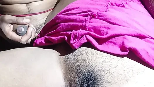 Köylü kız eğleniyor