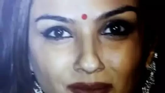 Seksi sürtük Raveena Tandon'un üstüne boşalıyor