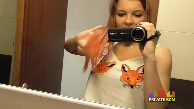 18 yaşındaki sevimli Rus bebek Renata Fox'un sıkı amına boşalma