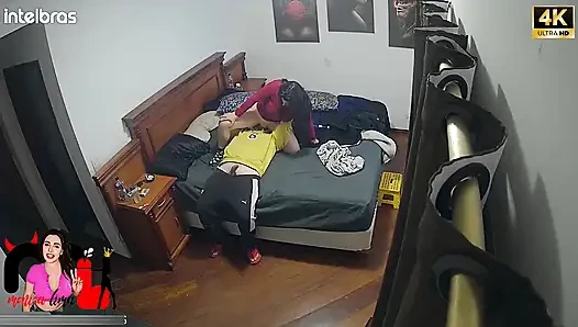 Ifood Teslimatçısı Popomu Boşaltı, Cuckold Ise Her Şeyi Temizledi!