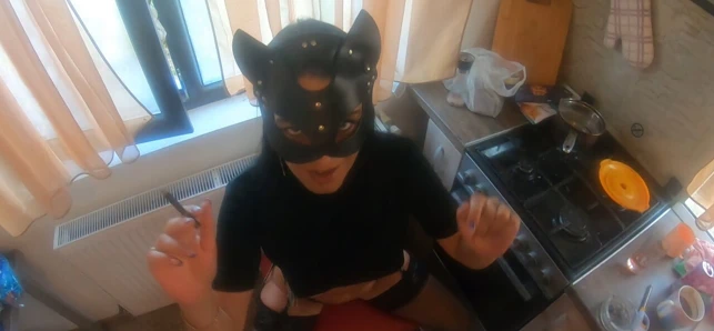 Seksi twerk gösterisi - yaramaz bir kraliçe 💋 gibi götümü sallıyorum