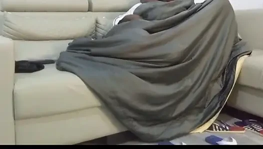 Film izlemek çok soğuktu, yolculuktan döndükten sonra beni azdırdı ve sikti, oh ne harika bir sikiş!