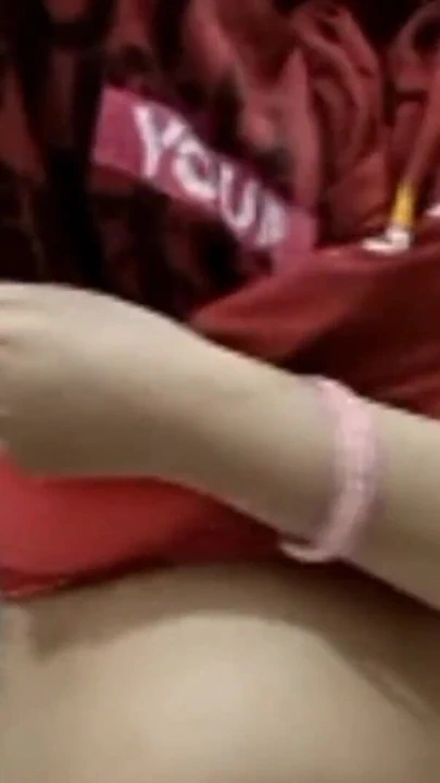 Amcığım beyaz mı yoksa zenci mi yoksa sarışın mı? | Klip 1