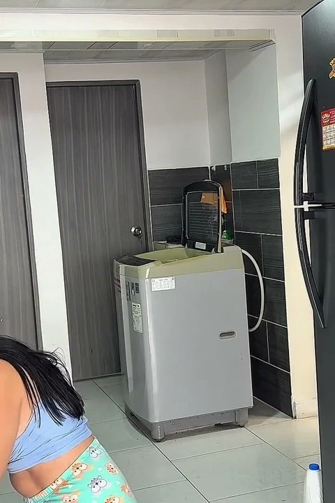Kız, pizza teslimatçısına tuzak kuruyor