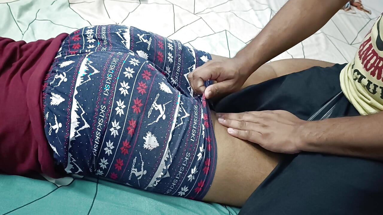 Üvey kız kardeşle göt masajı ve penis ovma