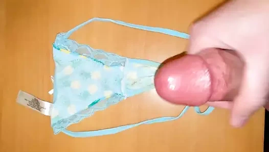 Cuming içinde kirli külot