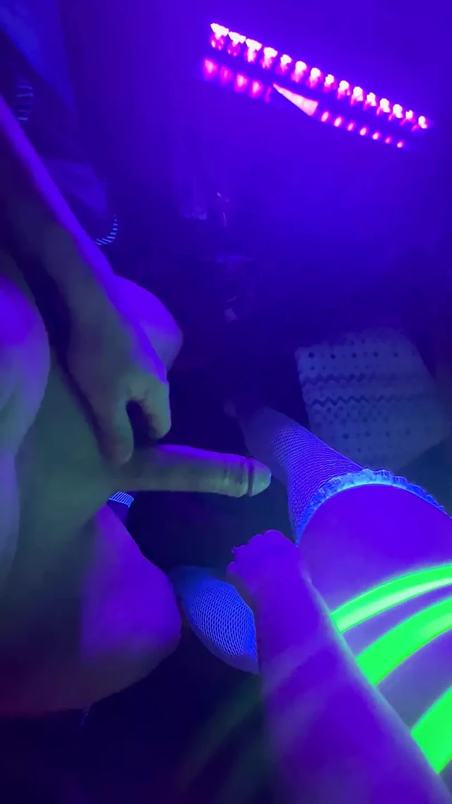 Karım yarağımda götünü sallıyor