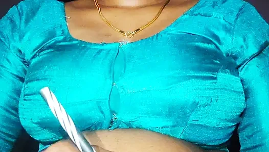 Sexy hot Aunty Seduced Her Boyfriend With Her Boobs