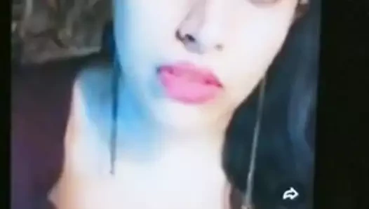 Büyük göğüsler desi online kızları gösteriyor