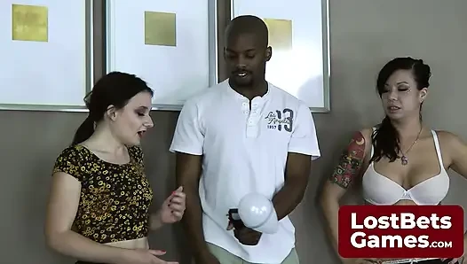 Striptiz yunan ruleti oyununun ardından sikiş ödülü