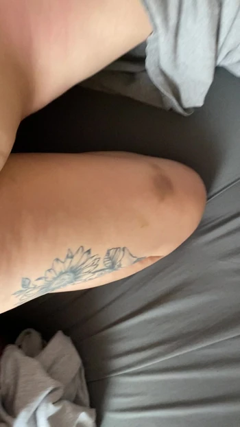 Она наполнила сливками мой хуй после первого свидания