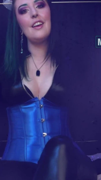 Захватывающий момент из "Унизительное задание для домашних животных неудачника - женское доминирование аудио инструкции раба мисс Faith Rae - HD 1080p MP4"