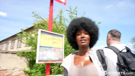 Çek sokakları 152: sevimli büyük memeli zenci kızla şenlik