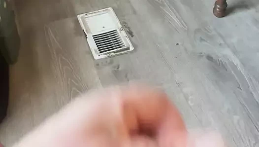 Sara'nın tatlı amına boşalıyor