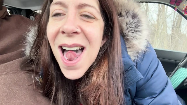 Döl emiyor ve yutuyor