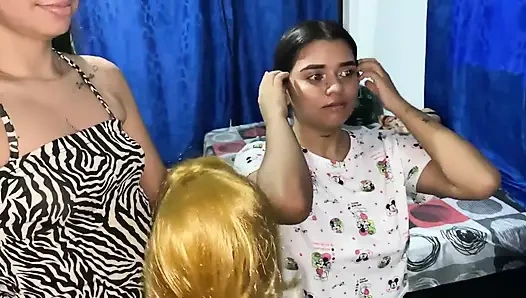 O kız çok ateşli bu yüzden ona para karşılığında sikişmemizi söylüyorum