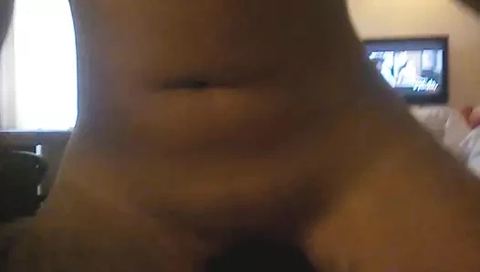 Sürtük öğretmenim Priya yatakta çıplak oturuyor, soyunuyor, kalkıyor ve kovboy kız gibi yarağıma biniyor! Yavaş çekim! F23