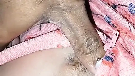 Land khada karti hui meri bibi