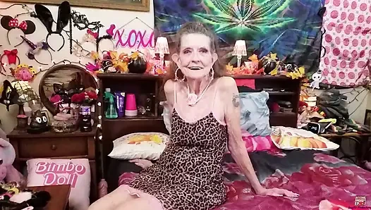 Ateşli seksi sandra seksi solo eğlence